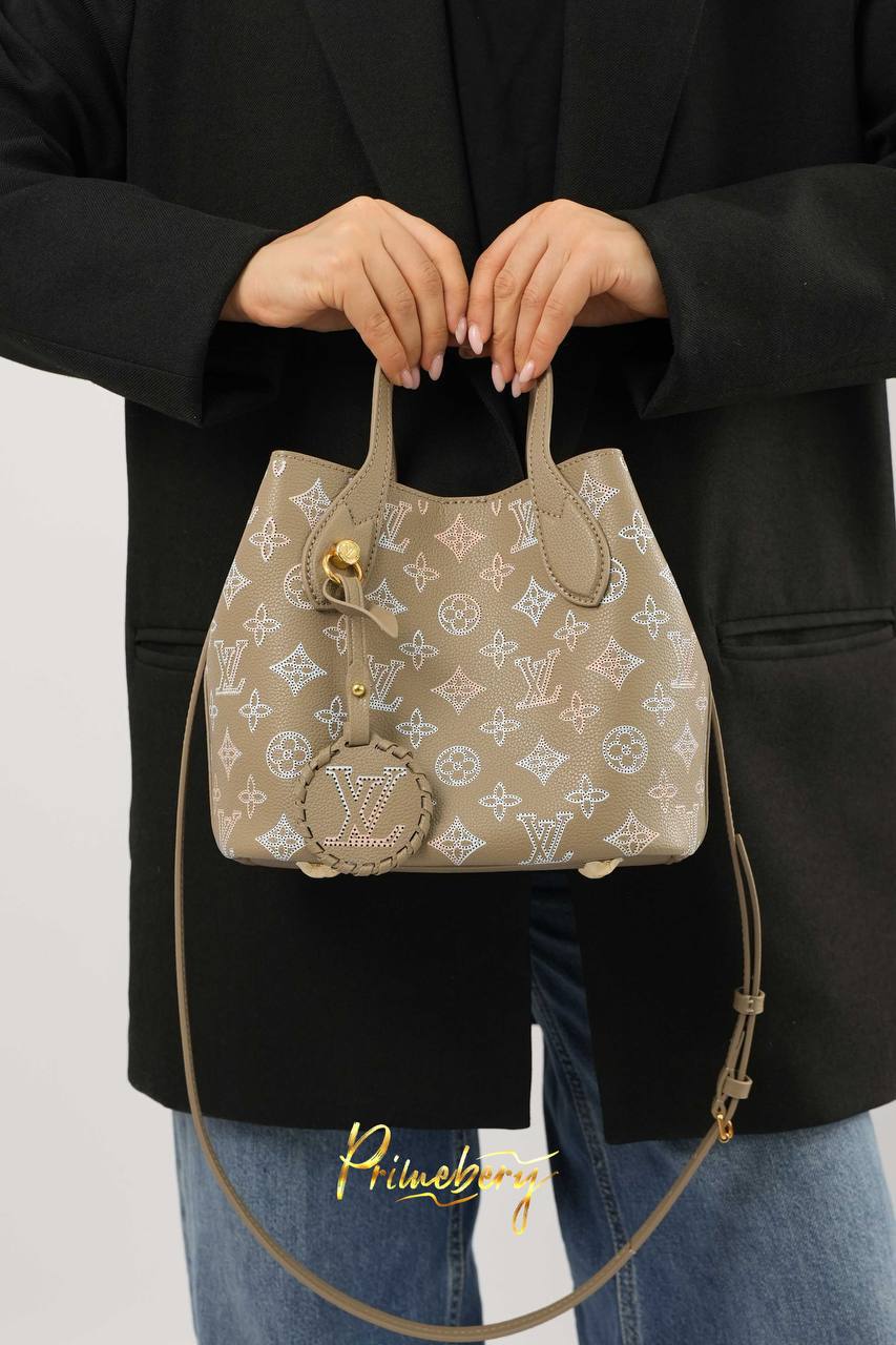 Сумка LV из серой перфорированной кожи телёнка Mahina