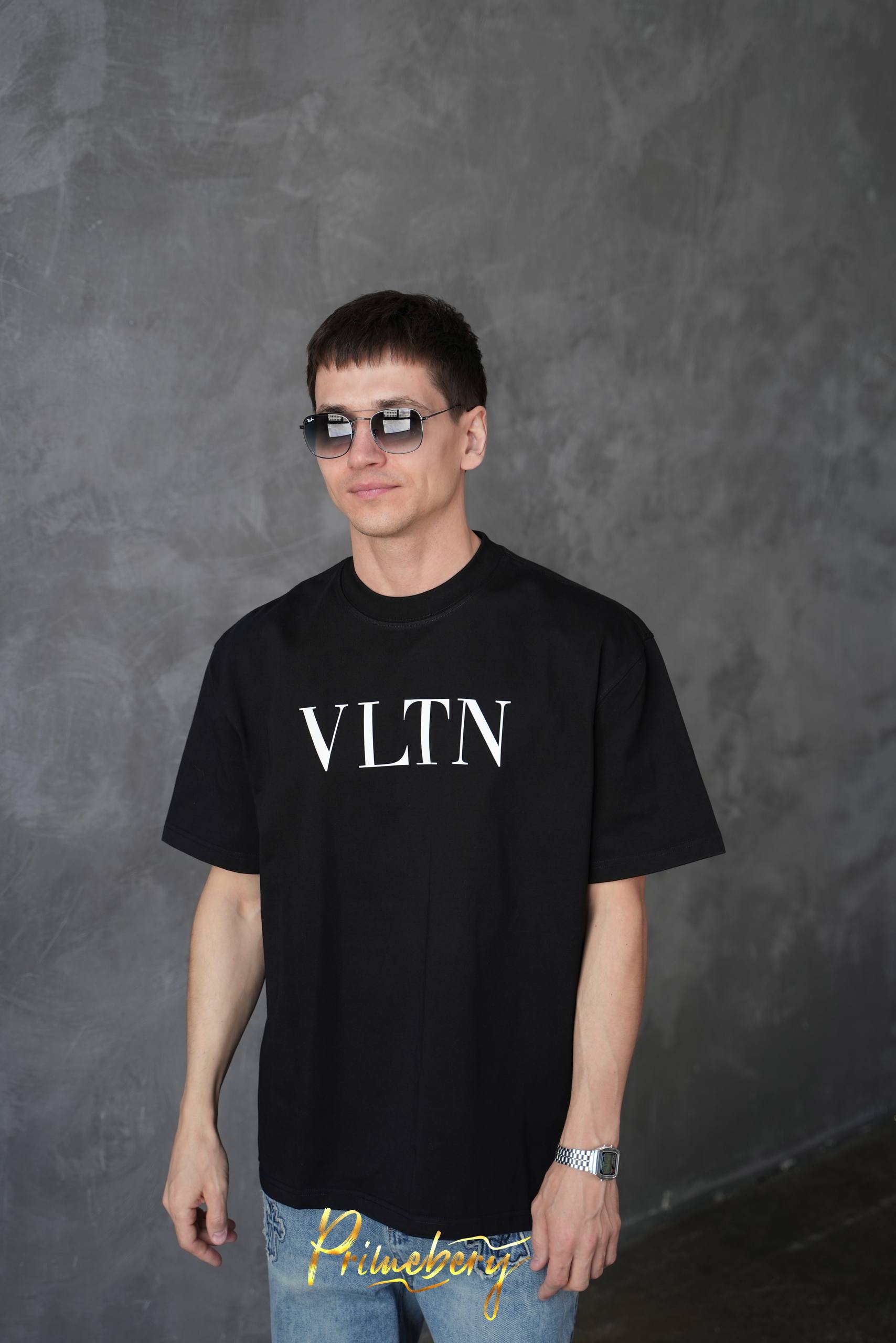Футболка Valentino