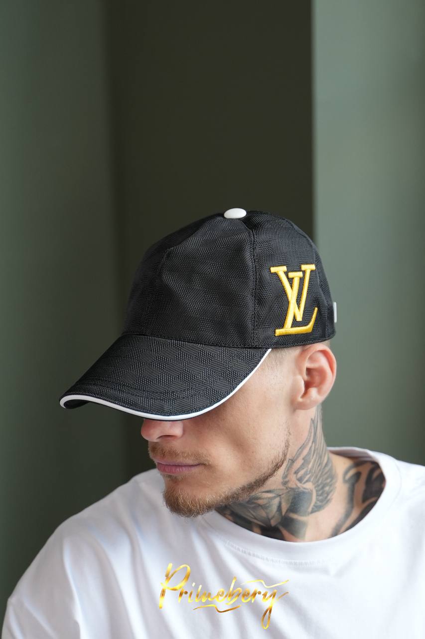 Кепка LV
