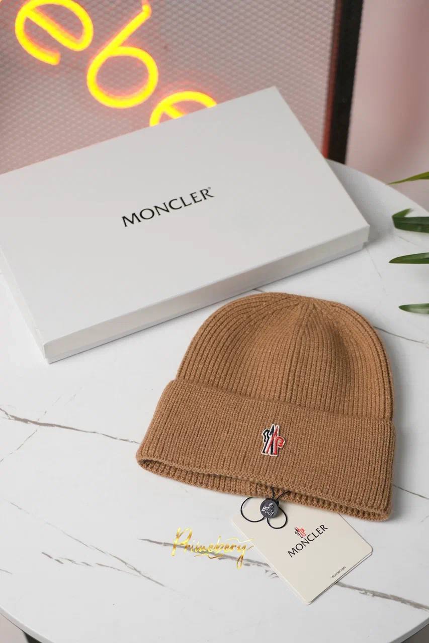 Шапка MONCLER