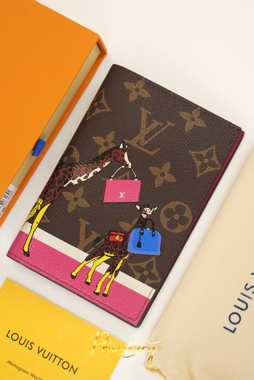 Обложка на паспорт LV