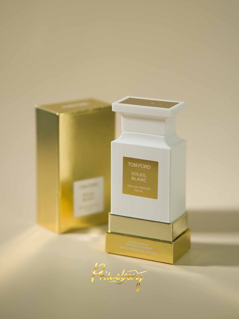 EAU DE SOLEIL BLANC передает освежающее впечатление аромата private BLEND SOLEIL BLANC, яркий, бодрящий и наполненный сияющими цитрусовыми. Это сочетание с теплотой цветочной амбры играет как отражение белого солнца и неба на воде. Пирамида аромата. Неожиданные пряные верхние ноты кардамона и розового перца сочетаются с ярким цитрусовым звучанием бергамота и фисташек.