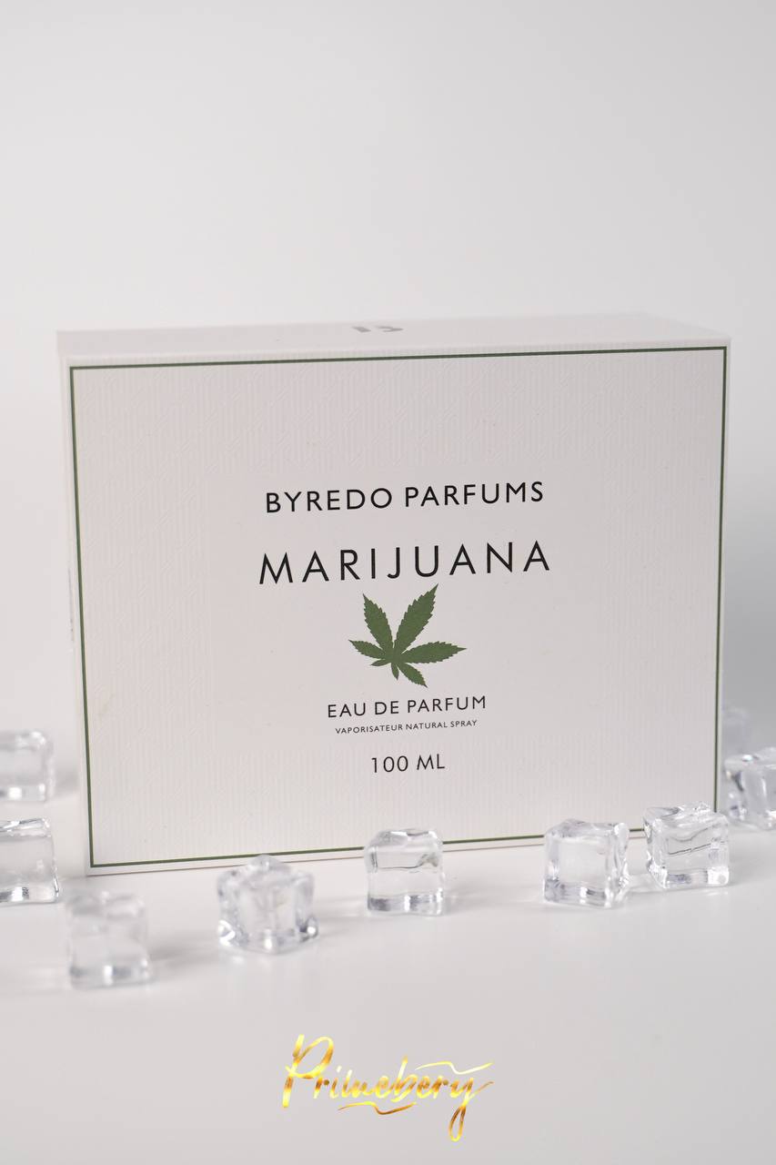 Byredo Mariguana — громкий, зеленый аромат с мягкими оттенками теплого молока. Он звучит сочно, водянисто, с горьковатыми элементами травы и зеленых листьев.