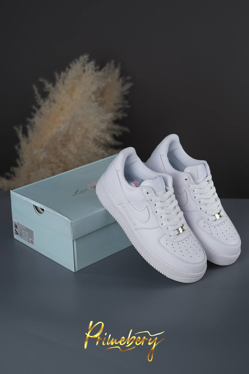 NIKE AIR FORCE 1 LOW