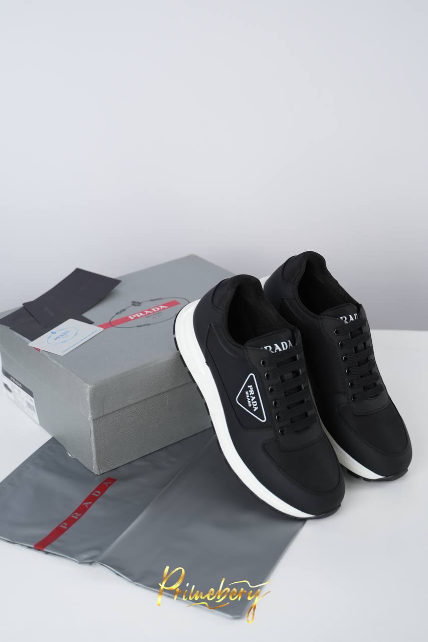 Кроссовки Prada