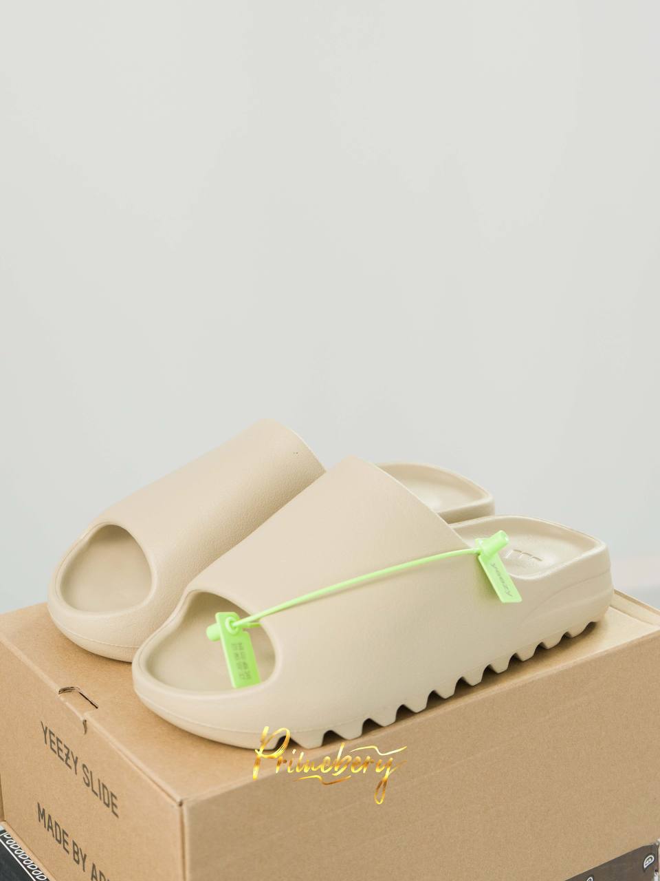Тапочки Yeezy Slide