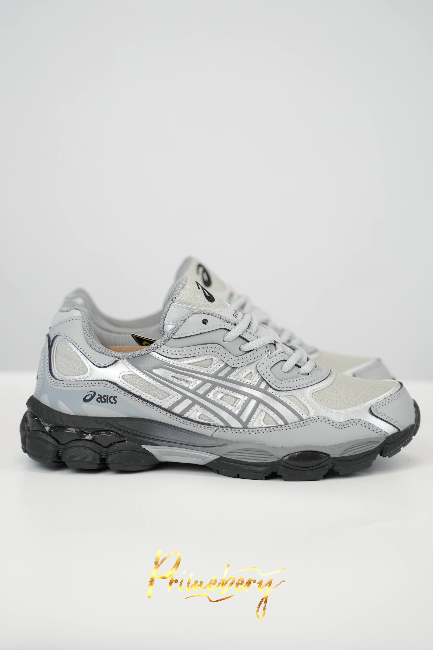 Кроссовки ASICS