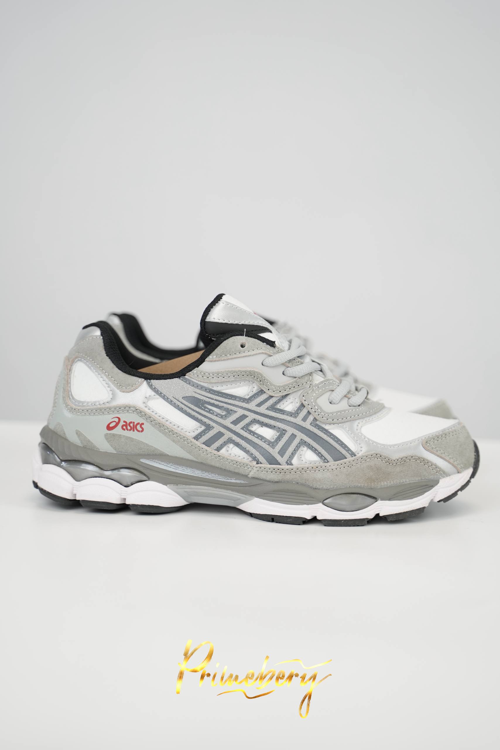 Кроссовки ASICS