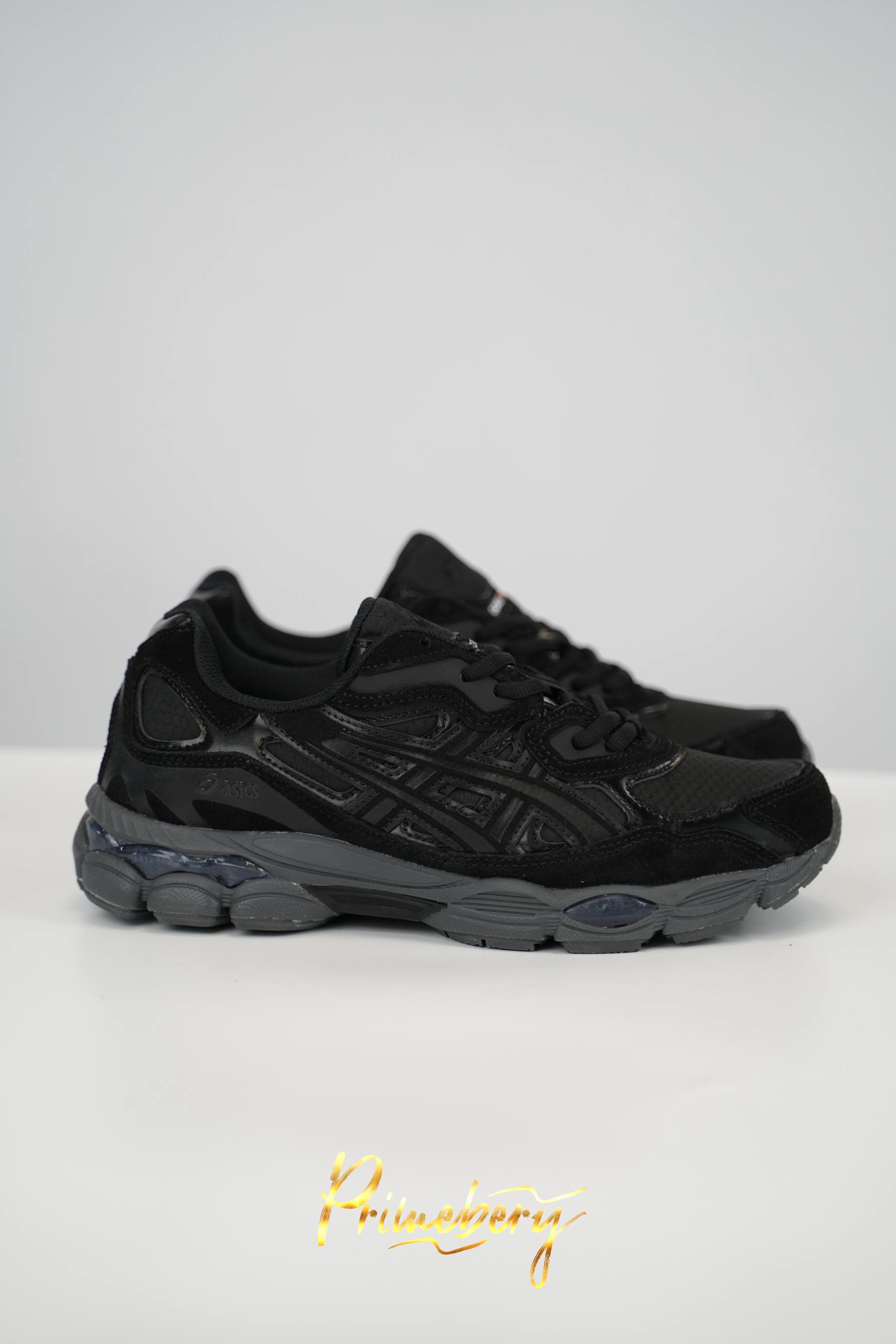 Кроссовки ASICS