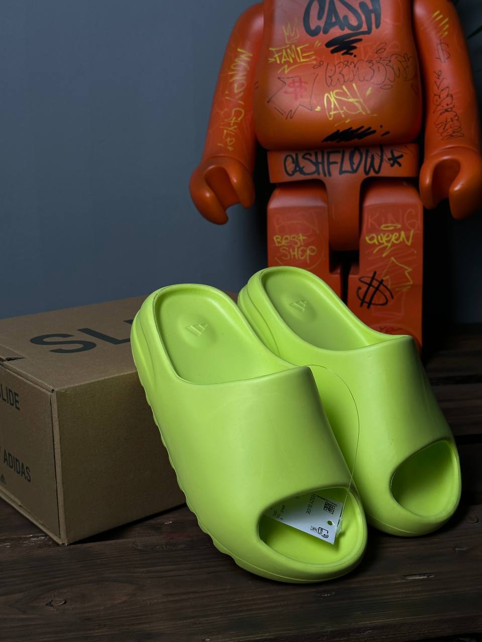 Тапочки Yeezy Slide
