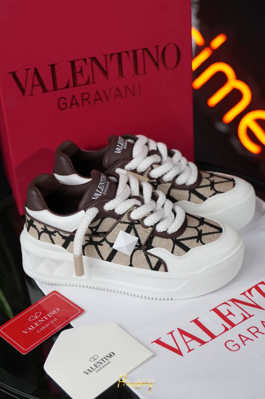 Кроссовки Valentino