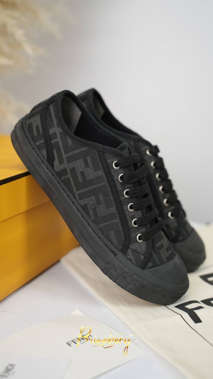 Кроссовки FENDI