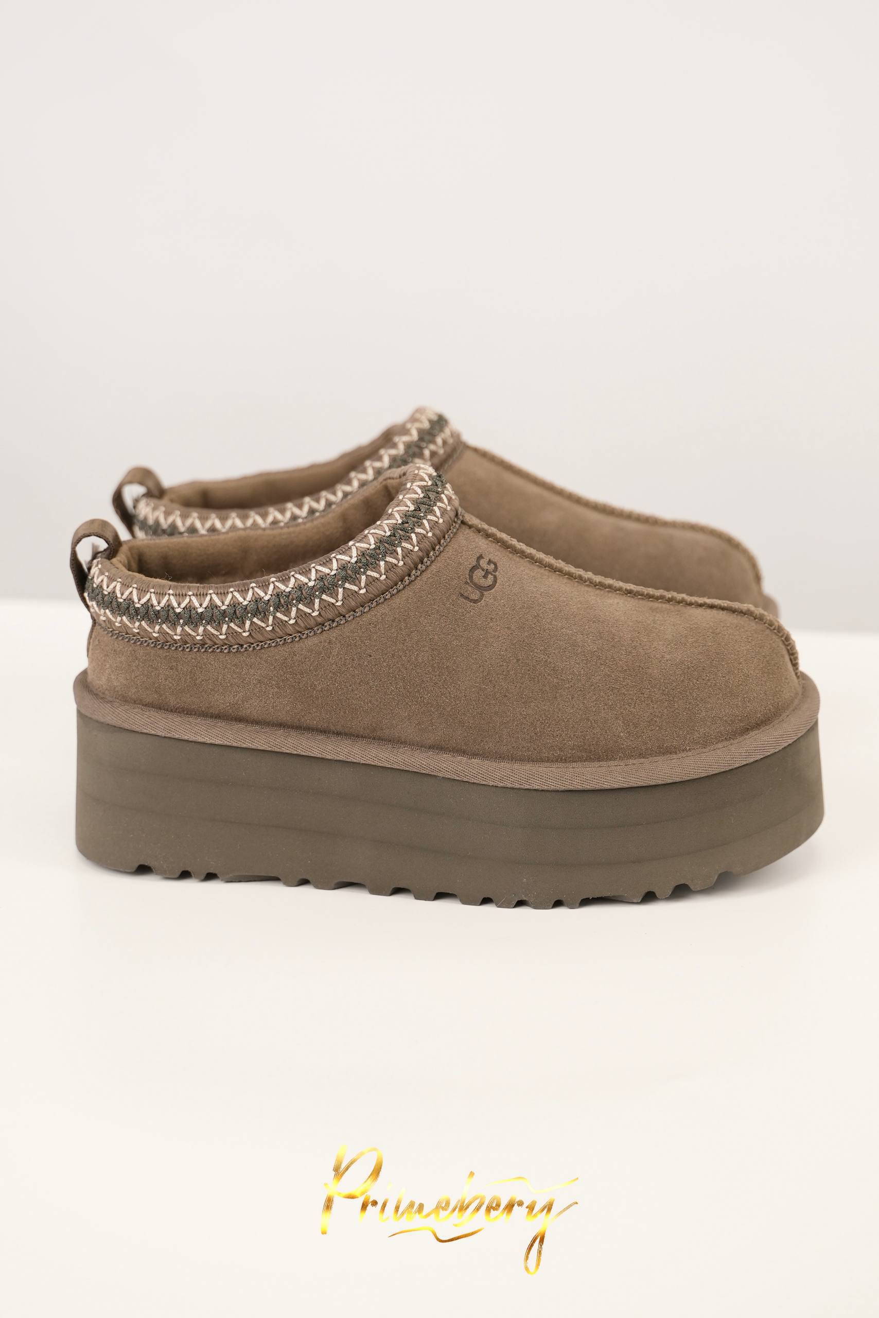 UGG