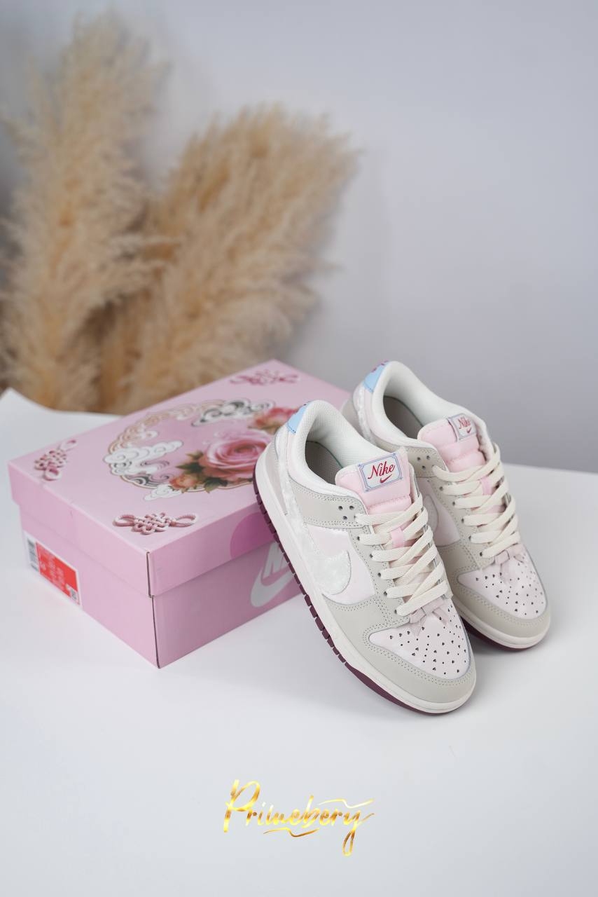Кроссовки Nike Wmns Dunk Lows Day'