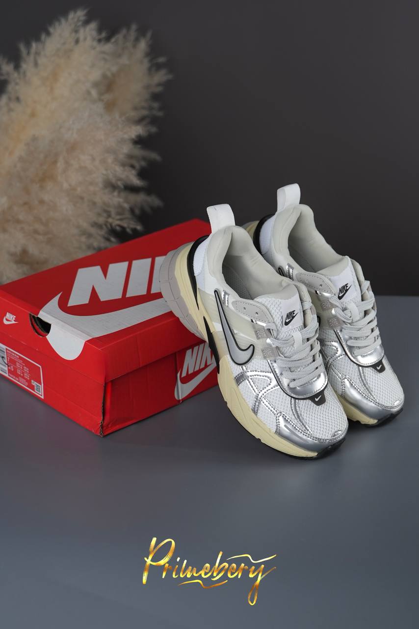 NIKE V2K Run
