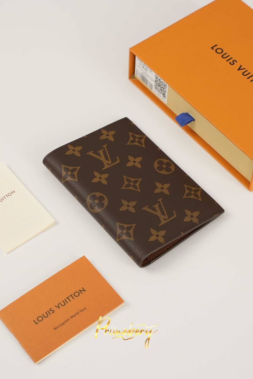 Обложка на паспорт LV