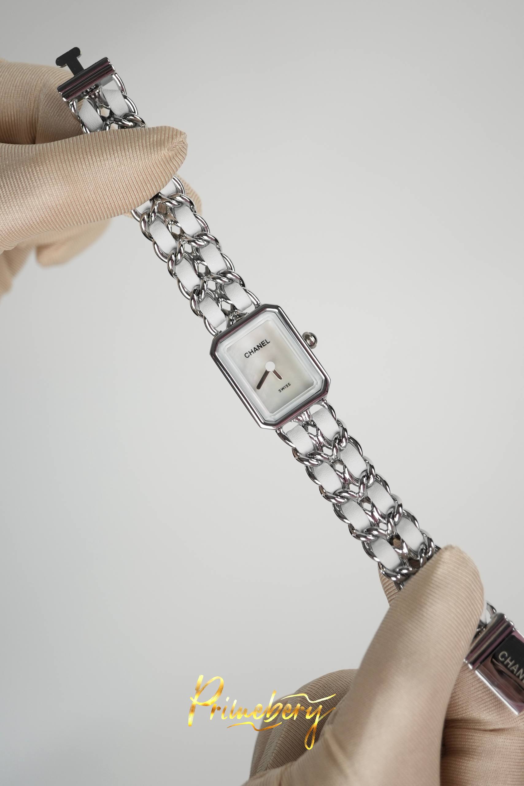 Женские часы CHANEL